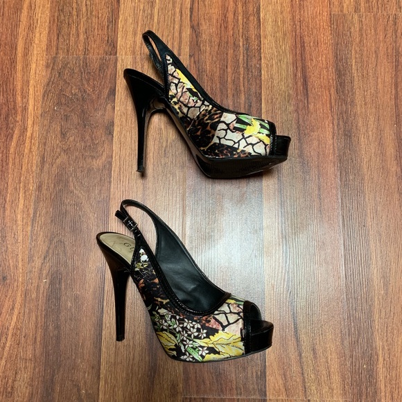 Floral Black Guess Platform Slingback Heels - Picture 2 of 4